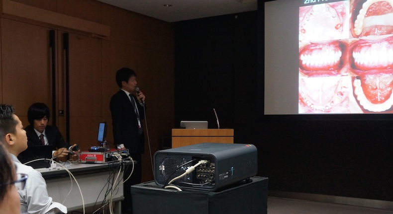 第33回日本顎咬合学会学術大会にて、 当院歯科医師3名、歯科衛生士4名が発表を行いました