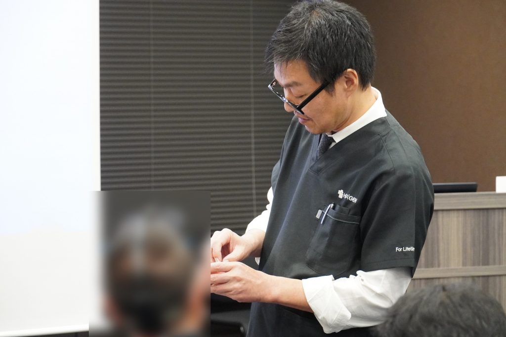 「患者さまの体にやさしいインプラント治療」の普及に向け、全国各地の歯科医師向けセミナーに登壇しています 「患者さまの体にやさしいインプラント治療」の普及に向け、全国各地の歯科医師向けセミナーに登壇しています