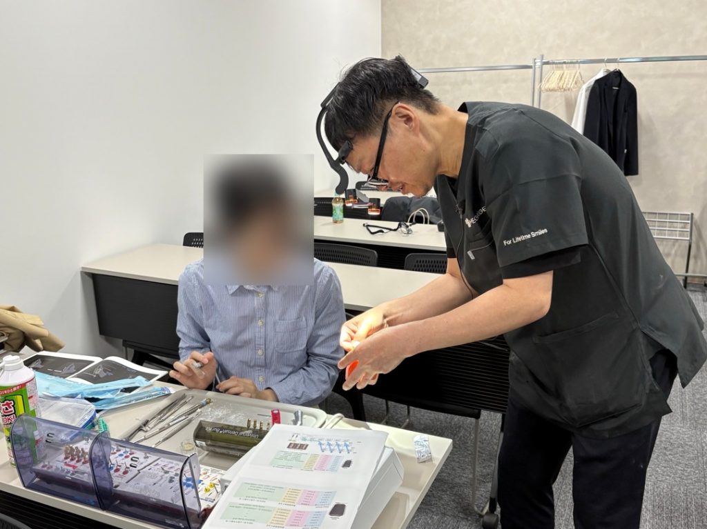 福岡開催のインプラントセミナーにて、院長中山が講師を務めました