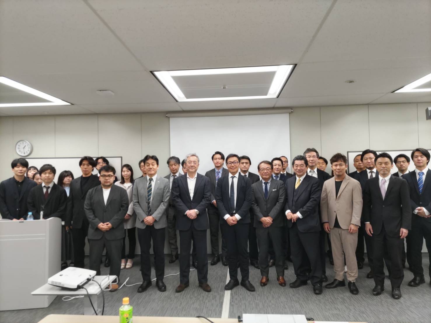 院長中山が「一般社団法人日本インプラント臨床研究会第4回関西支部研修会」にて講師を務めました